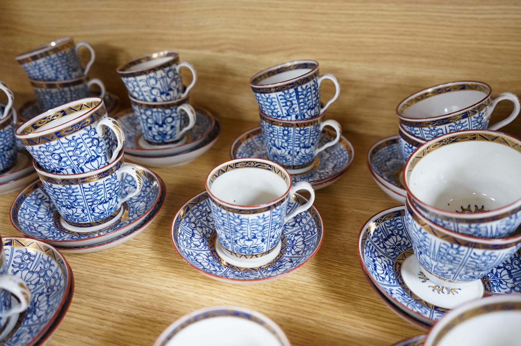 A collection of Worcester Royal Lily pattern tea and coffee wares, late 18th/early 19th century, largest 22cm wide